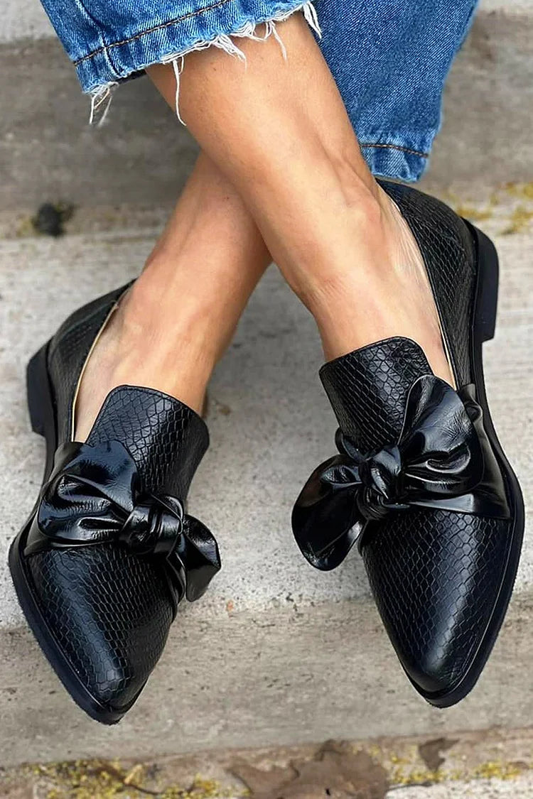 Georgia - Black Loafer With Shiny Bow