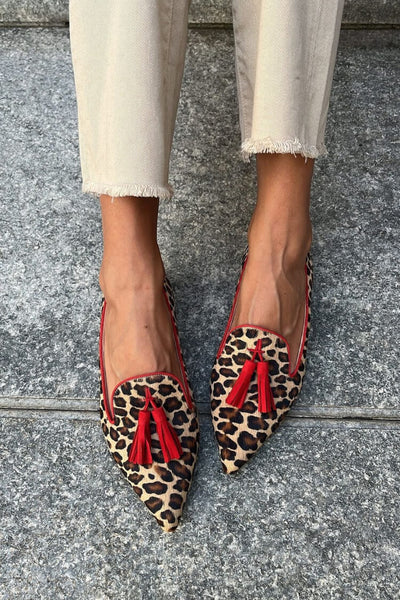 Daphne - Pointed Loafer With Red Tassels