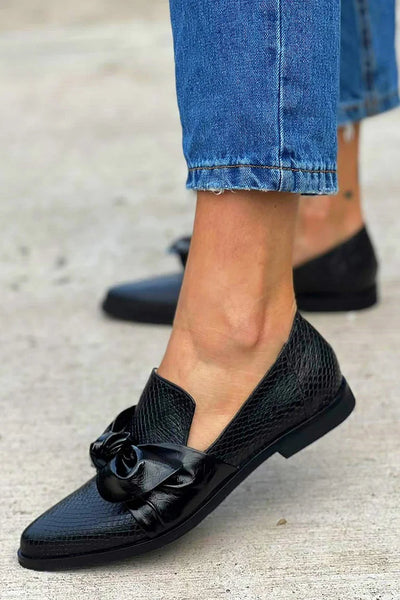 Georgia - Black Loafer With Shiny Bow
