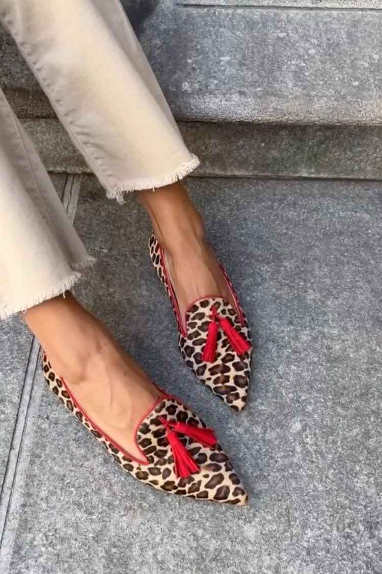 Daphne - Pointed Loafer With Red Tassels