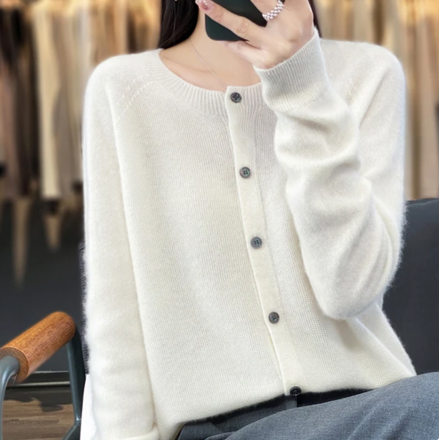 VIVIENNE - WARM AND COZY CARDIGAN