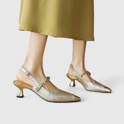 Livia - Chic Kitten Heels