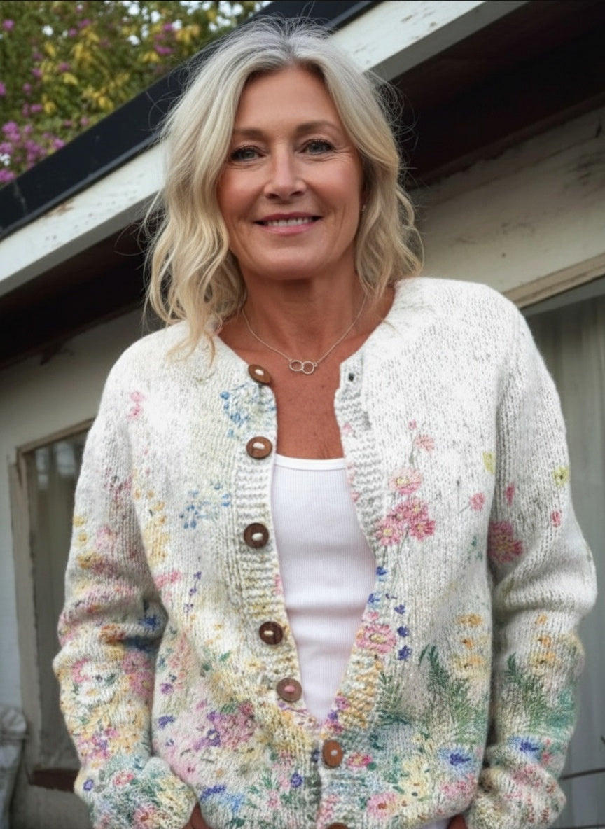 Daphne – Vintage Flower Art Print Buttoned Cardigan Sweater