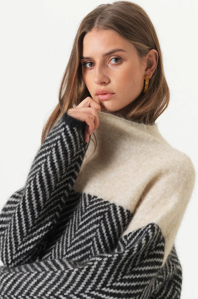 ADELIE - Premium turtleneck made from fine knit fabric