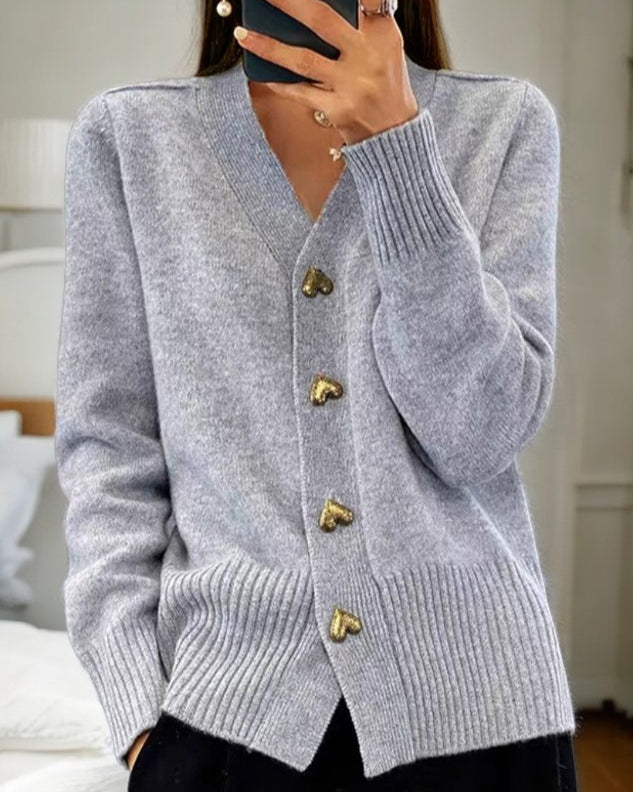 Adele - Elegant cardigan with heart buttons